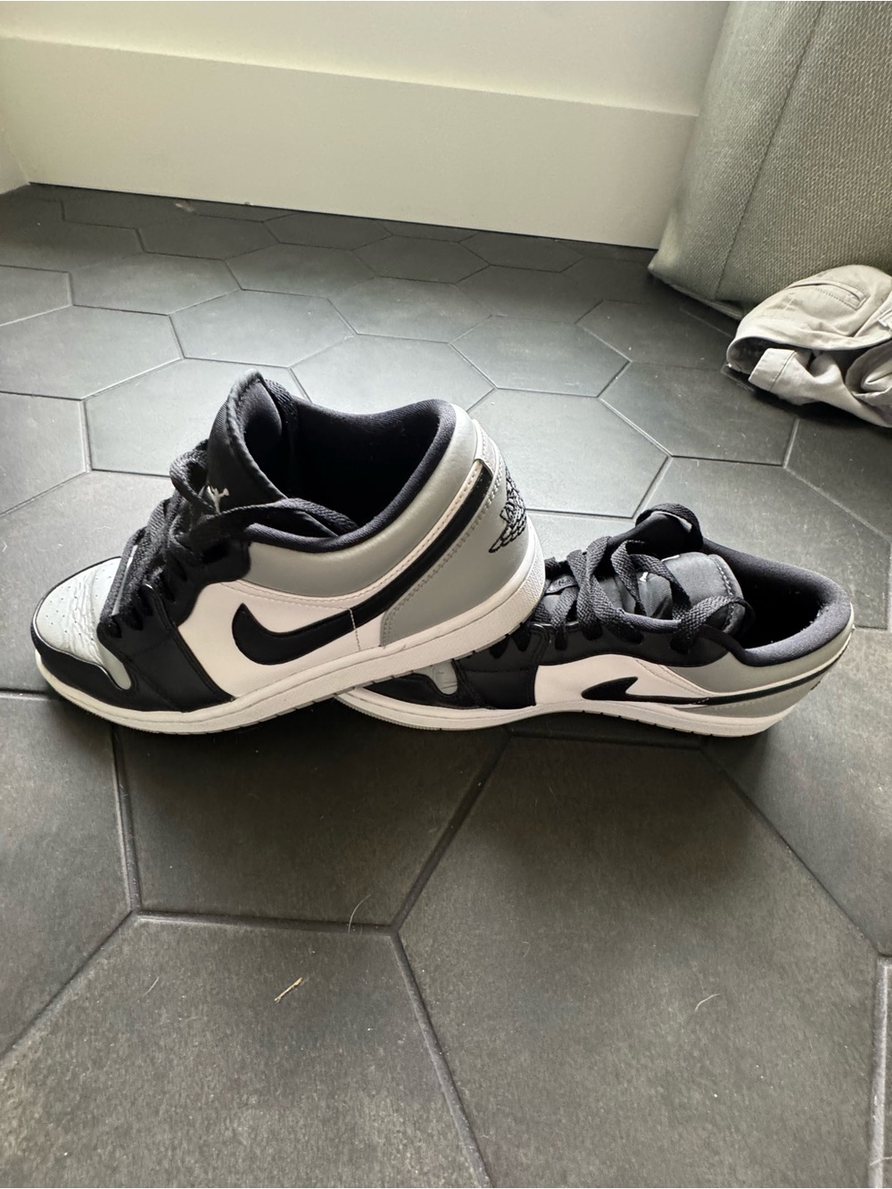 Jordan 1 Low- Black White Gray